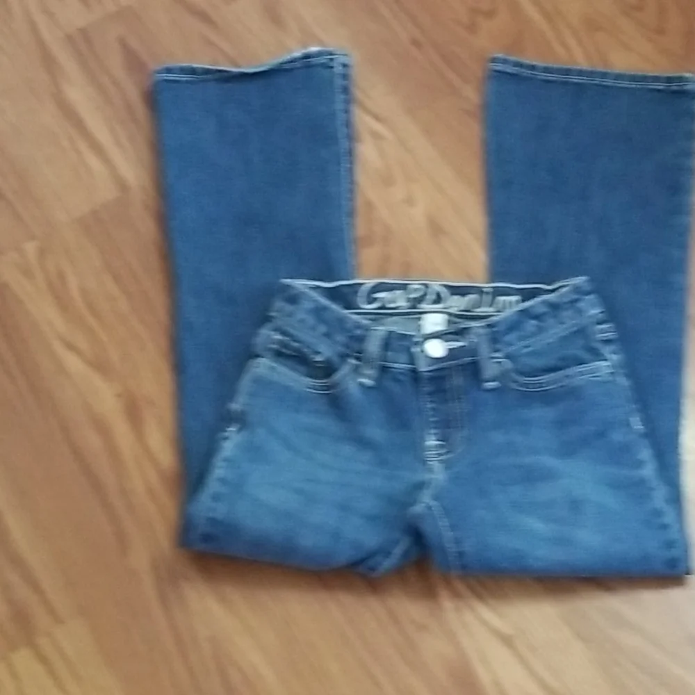 Gap‎ bell bottom jean 7 reg